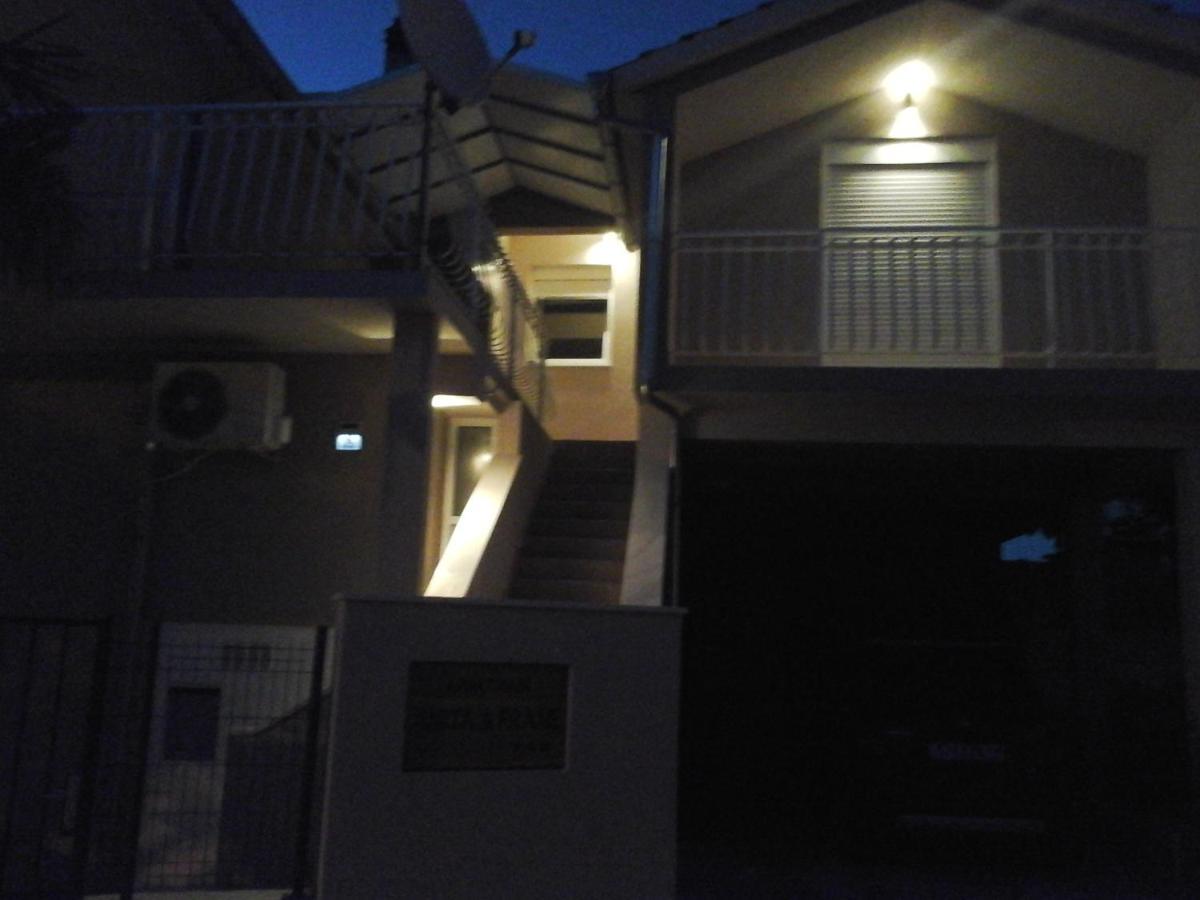 Apartments Anita Frane Водице Екстериор снимка