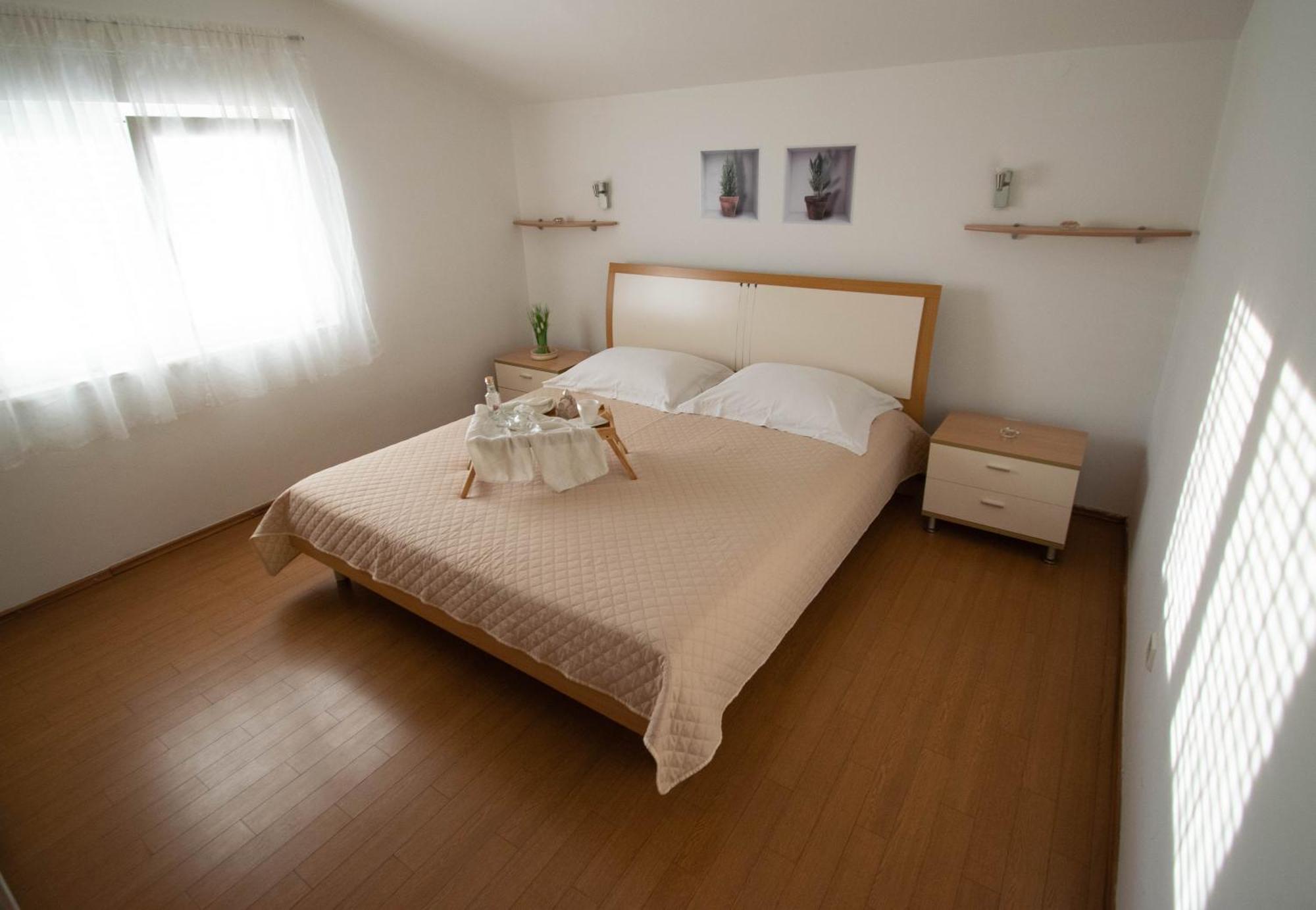 Apartments Anita Frane Водице Екстериор снимка